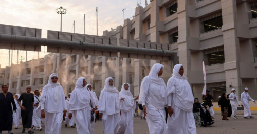 Temperatures hit 51.8°C at Makkah's Grand Mosque as Haj